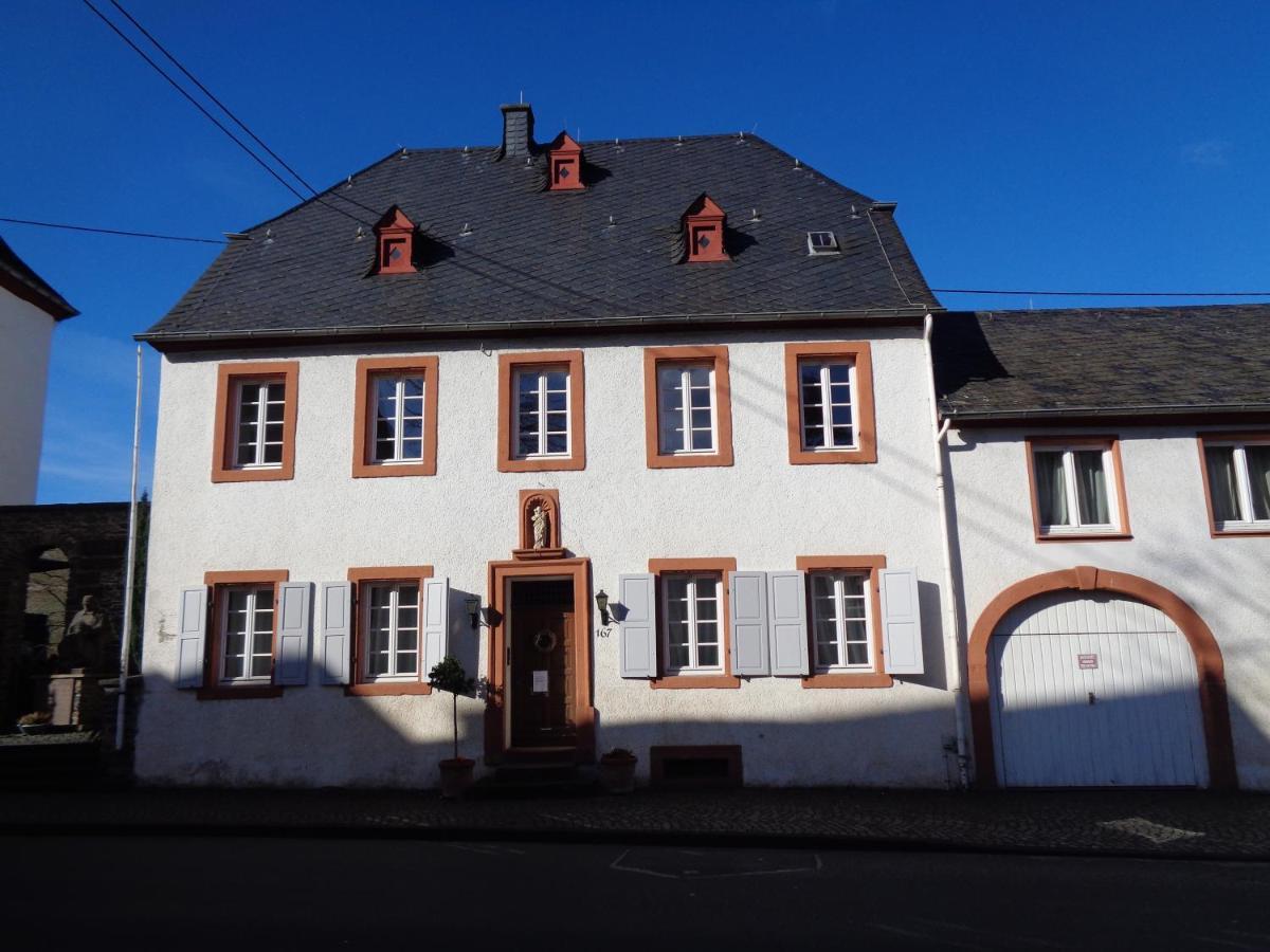 Ferienwohnung Altes Pfarrhaus Mit Flair Und Moselblick Brauneberg Eksteriør bilde