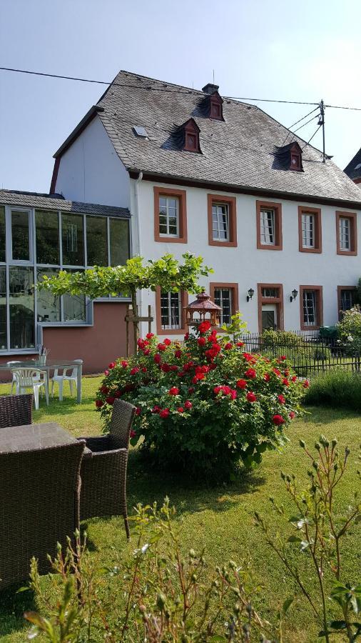 Ferienwohnung Altes Pfarrhaus Mit Flair Und Moselblick Brauneberg Eksteriør bilde