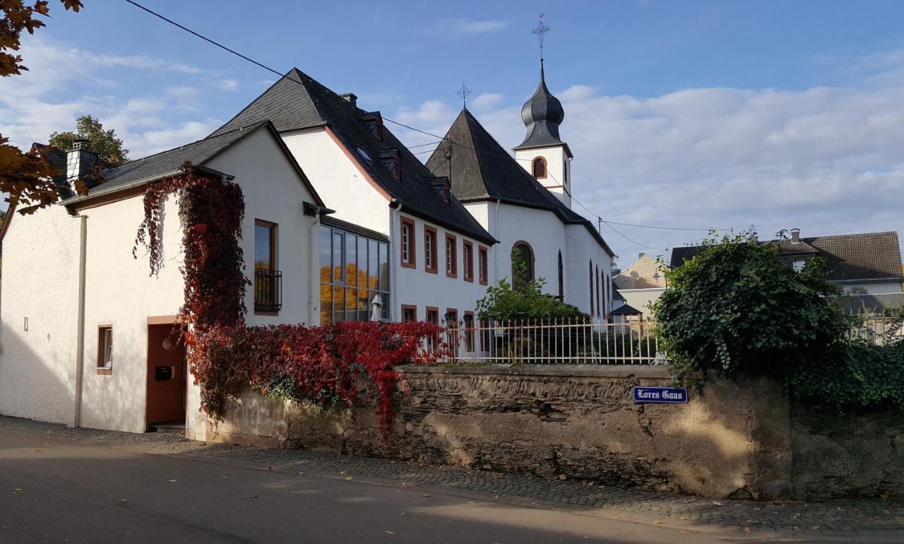 Ferienwohnung Altes Pfarrhaus Mit Flair Und Moselblick Brauneberg Eksteriør bilde