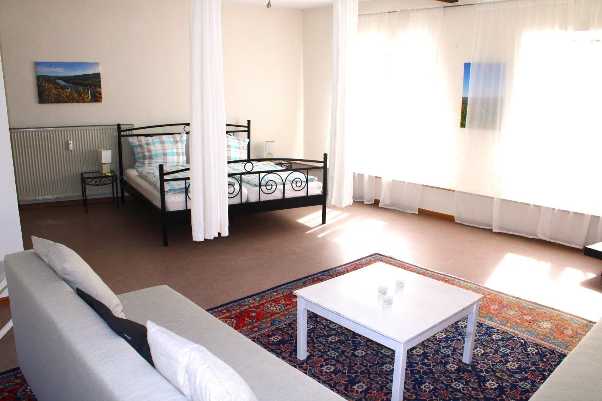 Ferienwohnung Altes Pfarrhaus Mit Flair Und Moselblick Brauneberg Eksteriør bilde